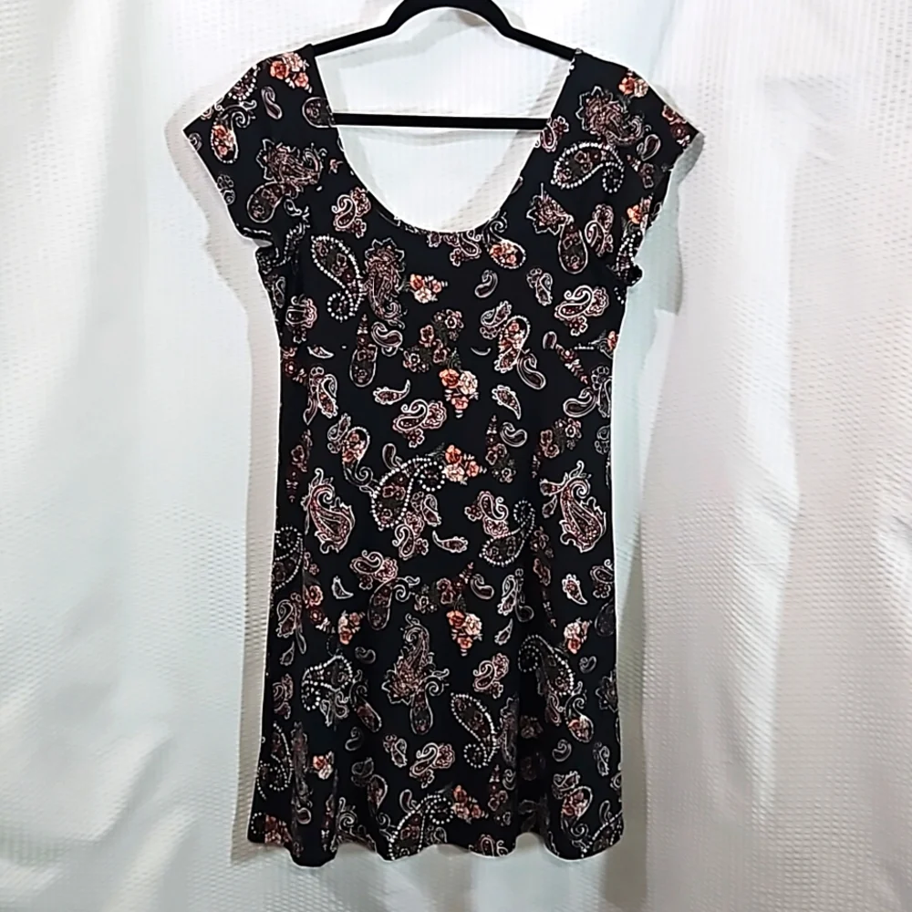 So Juniors Raglan Black Paisley Mini Dress Size Medium - Picture 9 of 9